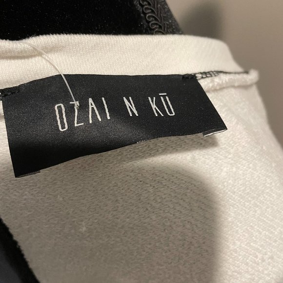 OZAI N KU Mixed Material Black & White Print Pattern Shirt sz M NWOT Super Nice - Picture 2 of 7